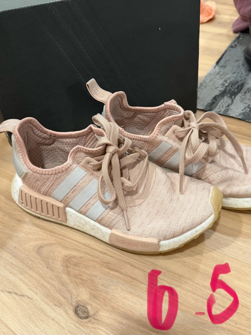 adidas blush pink knit casual sneakers
